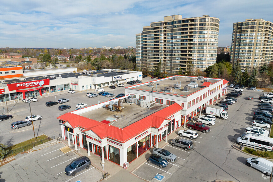 9631 Yonge St, Richmond Hill, ON à louer - Photo du bâtiment - Image 2 de 6