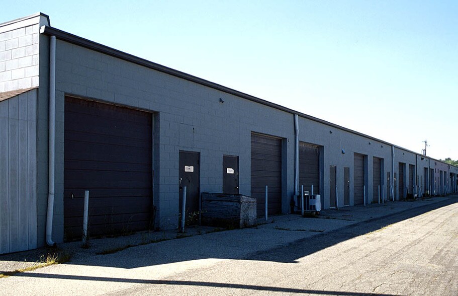 10270 Spartan Dr, Evendale, OH à louer - Photo du bâtiment - Image 2 de 2