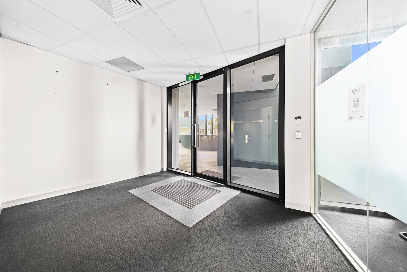202 Ferntree Gully Rd, Monash, VIC 3168 - Unité 15 - - Photo intérieure - Image 1 of 7