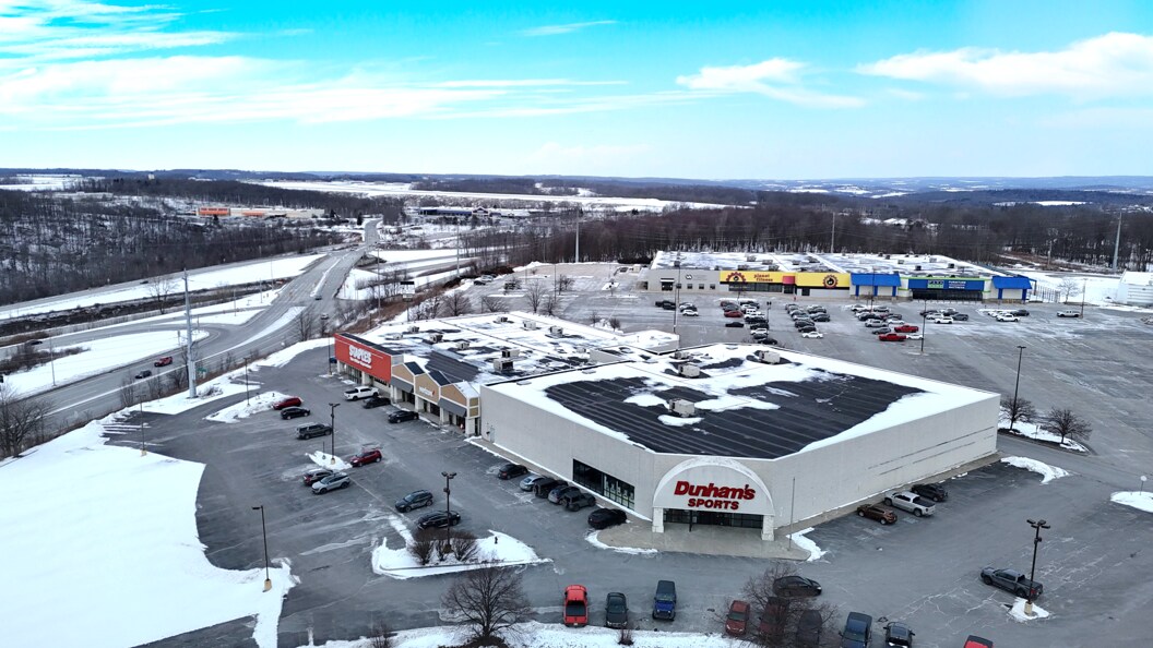 590-594 Galleria Dr, Johnstown, PA à vendre Photo principale- Image 1 de 16