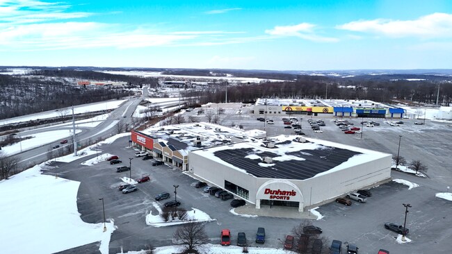 Plus de détails pour 590-594 Galleria Dr, Johnstown, PA - Commerce de détail à vendre