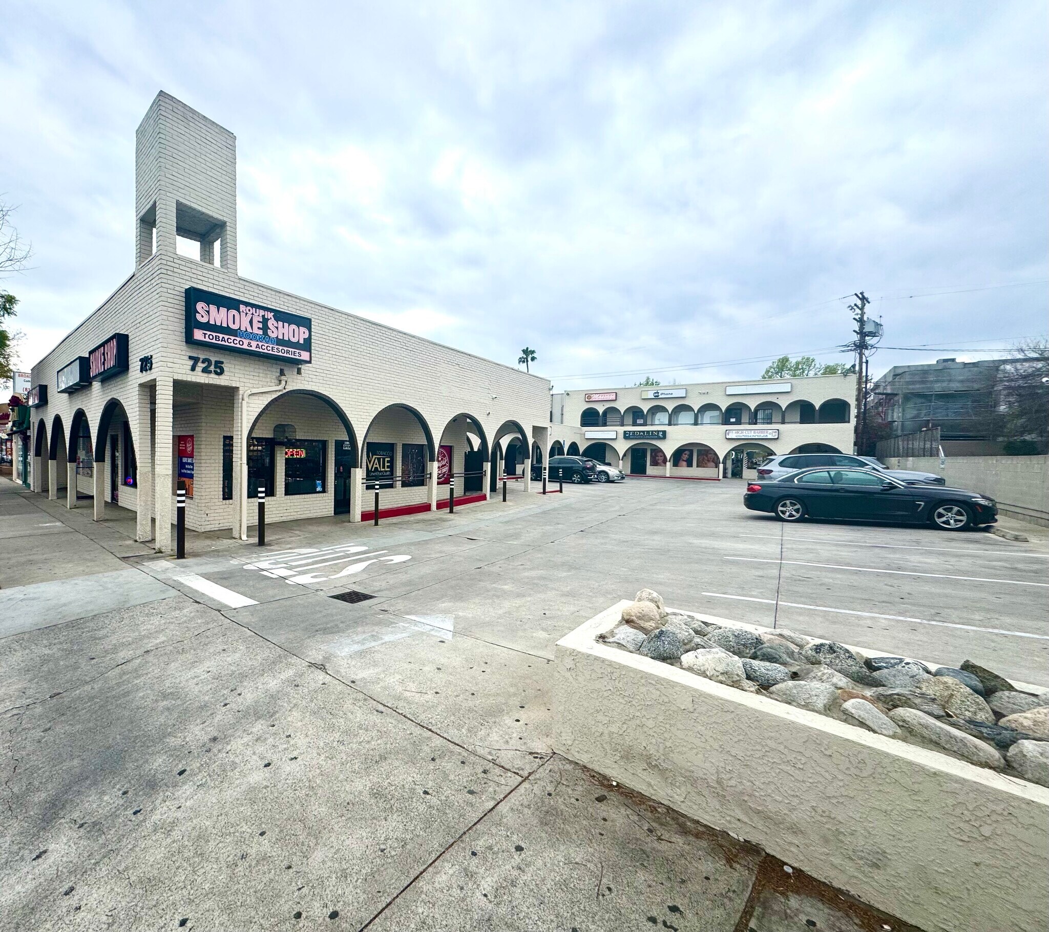 725 S Glendale Ave, Glendale, CA à vendre Photo du bâtiment- Image 1 de 1