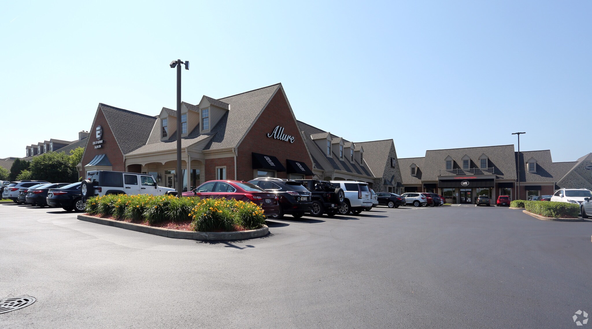 1505-1515 W Mequon Rd, Mequon, WI à louer Photo du bâtiment- Image 1 de 8