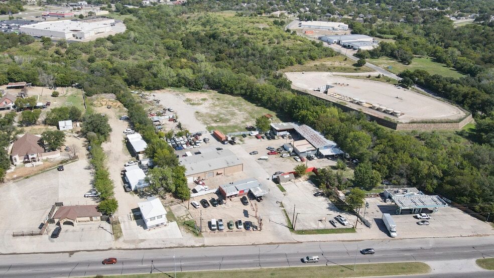 2164 Jacksboro Hwy, Fort Worth, TX à louer - Photo du bâtiment - Image 2 de 13