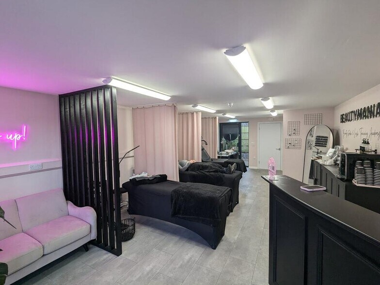 12 Ladymead, Guildford à louer - Photo du bâtiment - Image 3 de 3