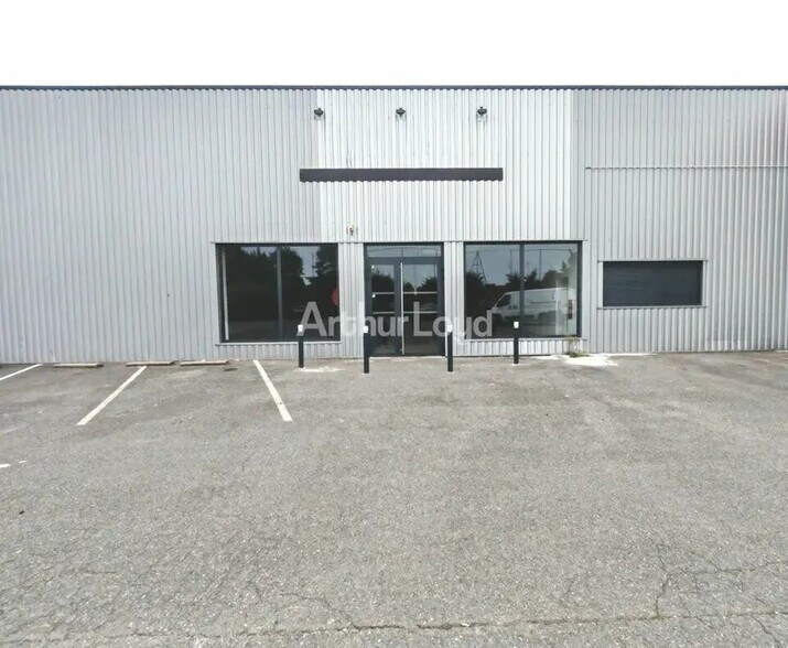 Flex in Reims for lease - Building Photo - Image 1 of 7