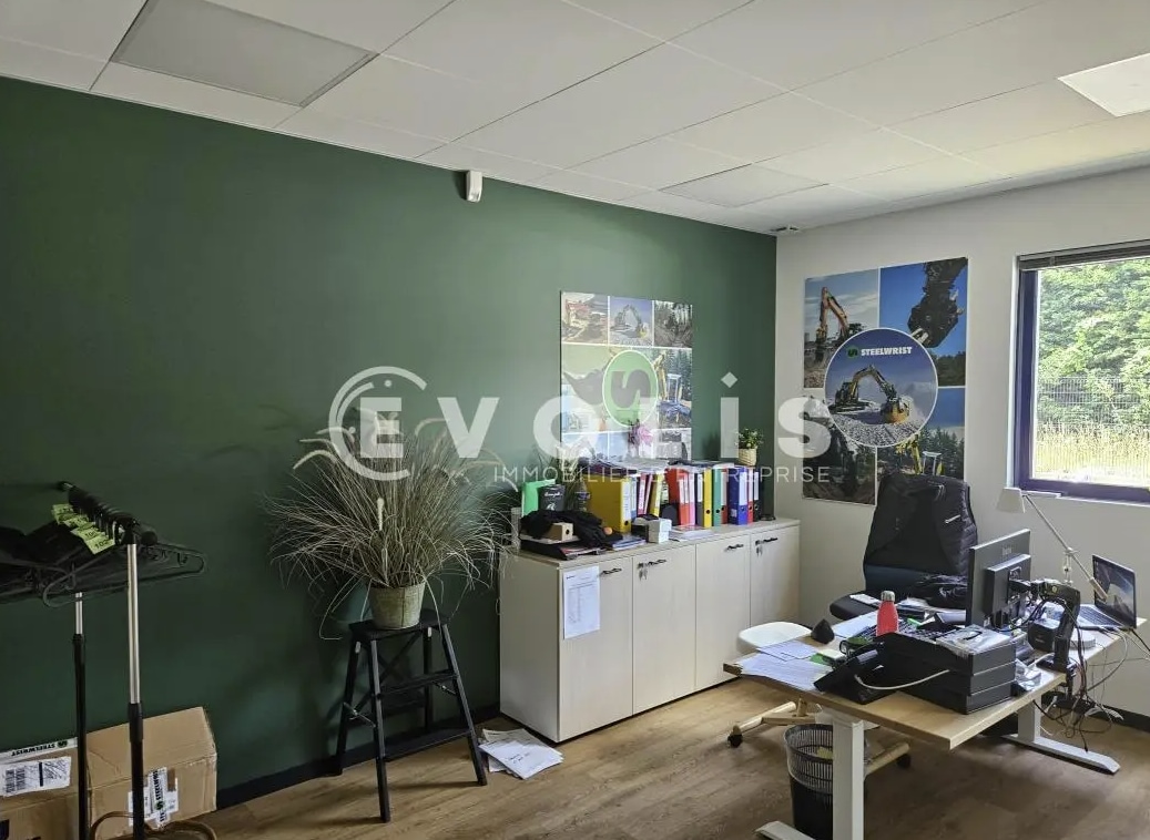 Rue Ampère, Chilly-Mazarin for lease Building Photo- Image 1 of 4