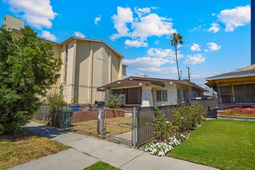 1739 W 53rd St, Los Angeles, CA for sale - Primary Photo - Image 1 of 11