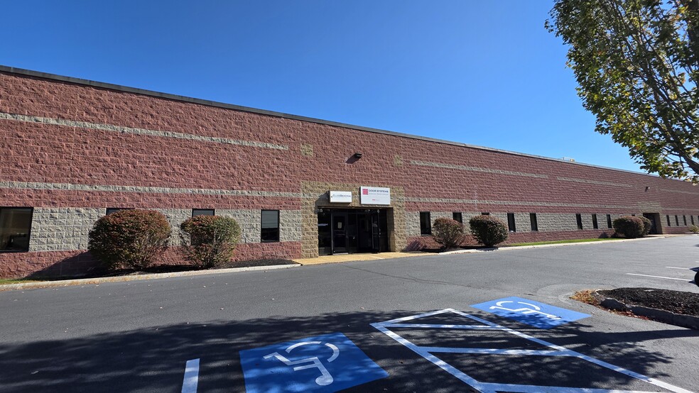 4 Thomas Dr, Westbrook, ME for lease - Building Photo - Image 2 of 9