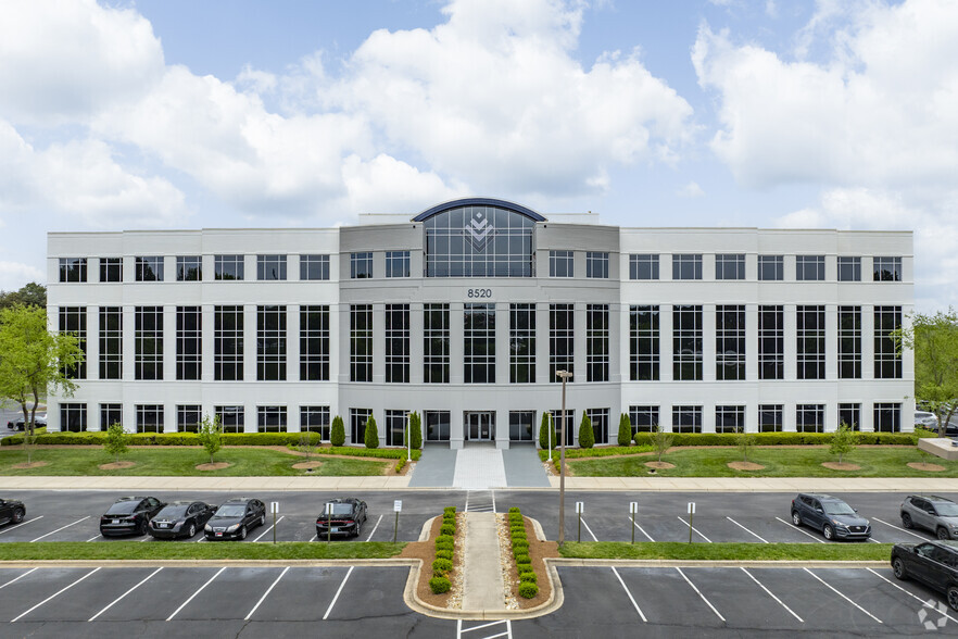 8520 Cliff Cameron Dr, Charlotte, NC for lease - Building Photo - Image 2 of 8