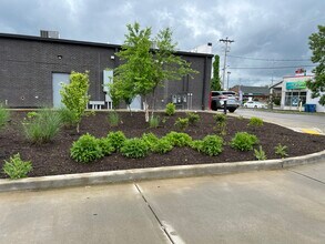 930 Louisville Rd, Frankfort, KY for lease Building Photo- Image 2 of 4