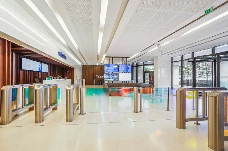 Bureau dans Levallois-Perret à louer - Hall d’entrée - Image 2 de 9