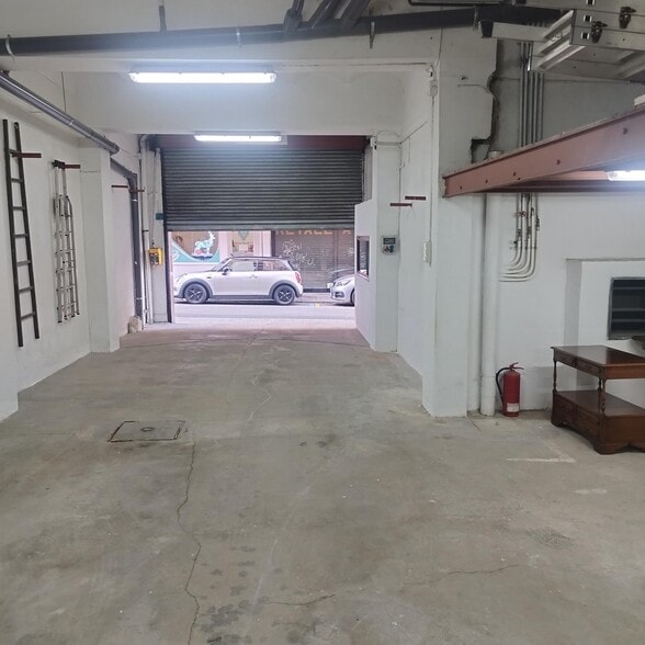 Retail in Santa Coloma de Gramenet, Barcelona for lease - Interior Photo - Image 3 of 6