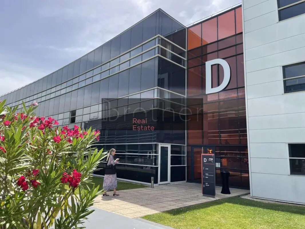 Office in Mérignac for lease Building Photo- Image 1 of 10