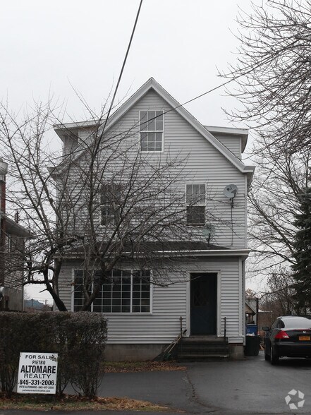 130 Smith Ave, Kingston, NY à vendre - Photo du bâtiment - Image 2 de 2