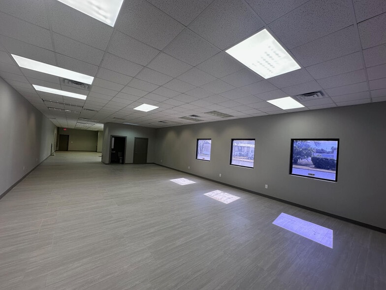 600-618 N McColl Rd, McAllen, TX à louer - Photo du bâtiment - Image 3 de 10