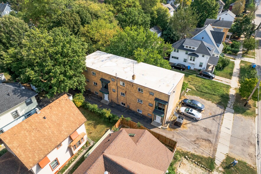 826 N Walnut St, Lansing, MI à vendre - Photo du bâtiment - Image 1 de 12