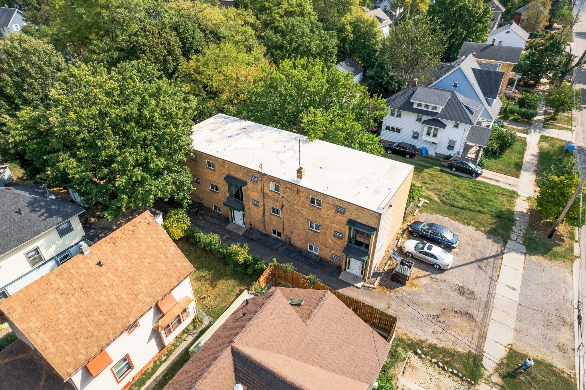 826 N Walnut St, Lansing, MI à vendre Photo du bâtiment- Image 1 de 13