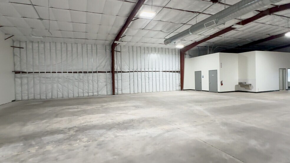 4320 S Interstate 35, New Braunfels, TX à vendre - Vidéo sur l’inscription commerciale - Image 2 de 15