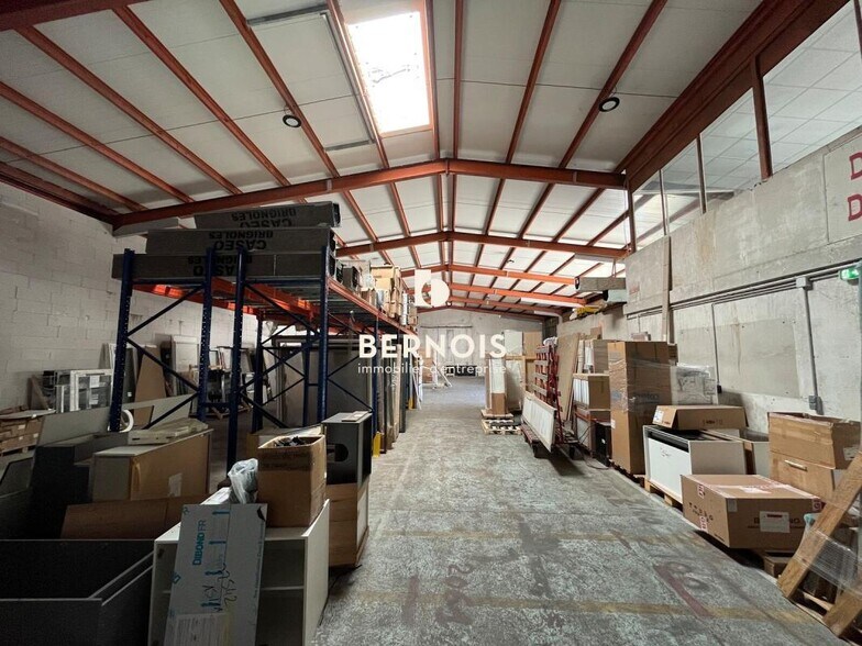 Office in Brignoles for lease - Interior Photo - Image 3 of 6