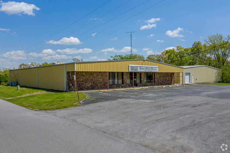 1060 NE 1st St, Gravette, AR for sale - Building Photo - Image 1 of 1