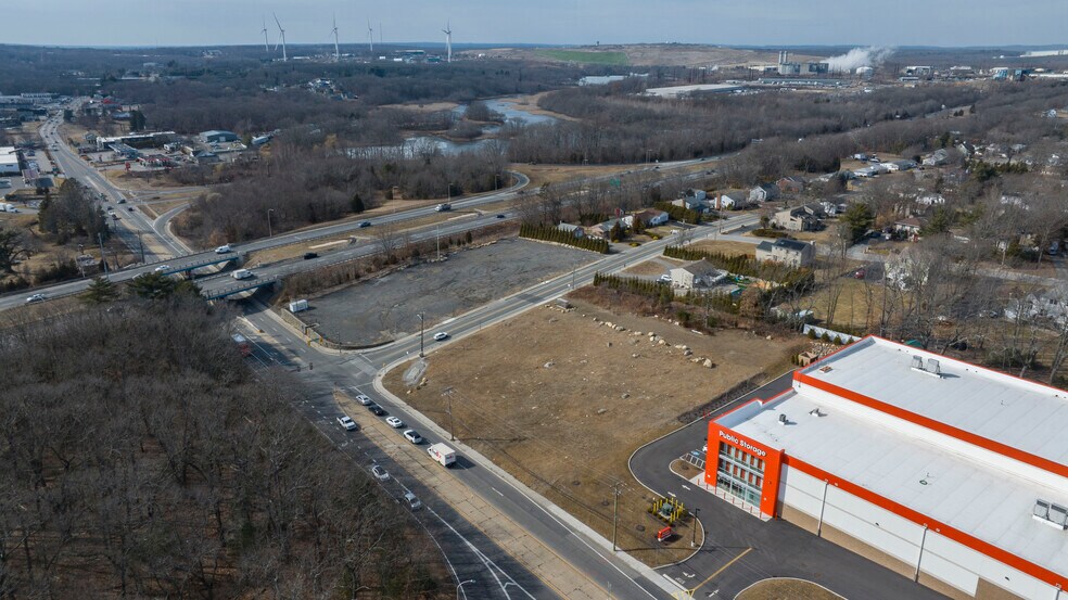 1827 Plainfield Pike, Johnston, RI à vendre - Photo du bâtiment - Image 3 de 23