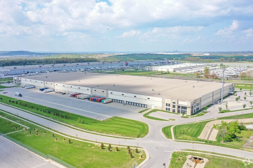 2501 Export Dr, Louisville, KY for lease - Building Photo - Image 1 of 5