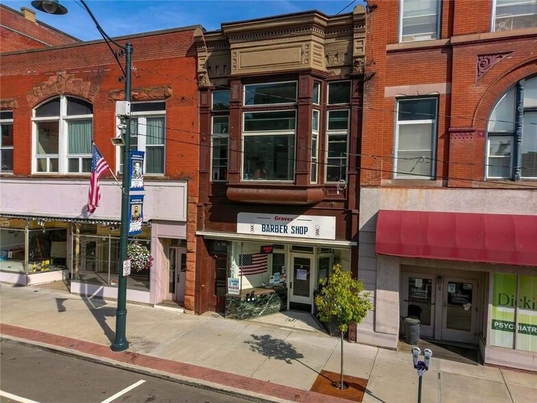 7 Main St, Bradford, PA à vendre - Photo du bâtiment - Image 1 de 1