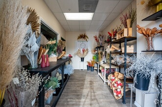 10410 66th St N, Pinellas Park, FL for lease Interior Photo- Image 1 of 3