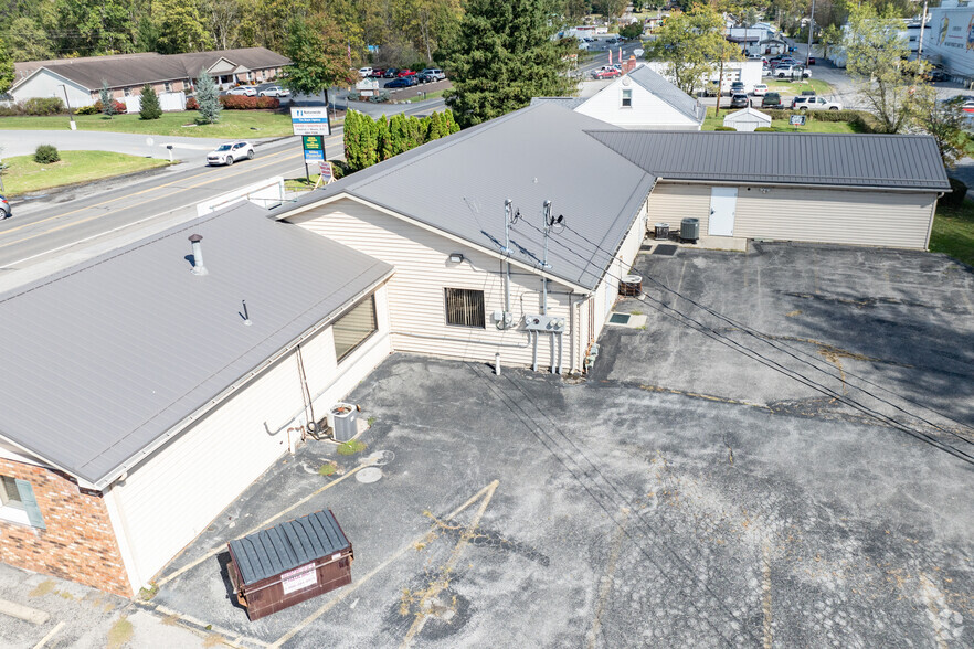 5523 E Pleasant Valley Blvd, Tyrone, PA for sale - Building Photo - Image 3 of 4