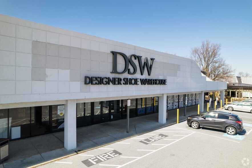 940-990 Plaza Blvd, Lancaster, PA for sale - Building Photo - Image 3 of 4