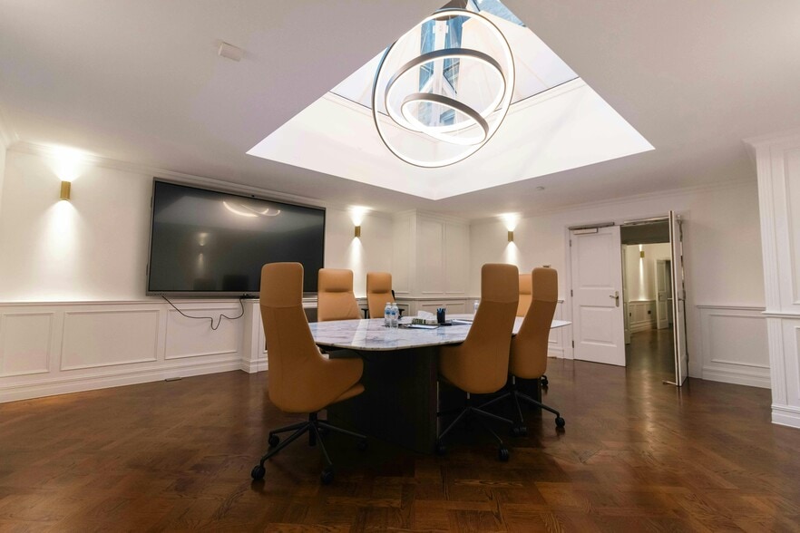 27 Grosvenor St, London for lease - Building Photo - Image 3 of 8