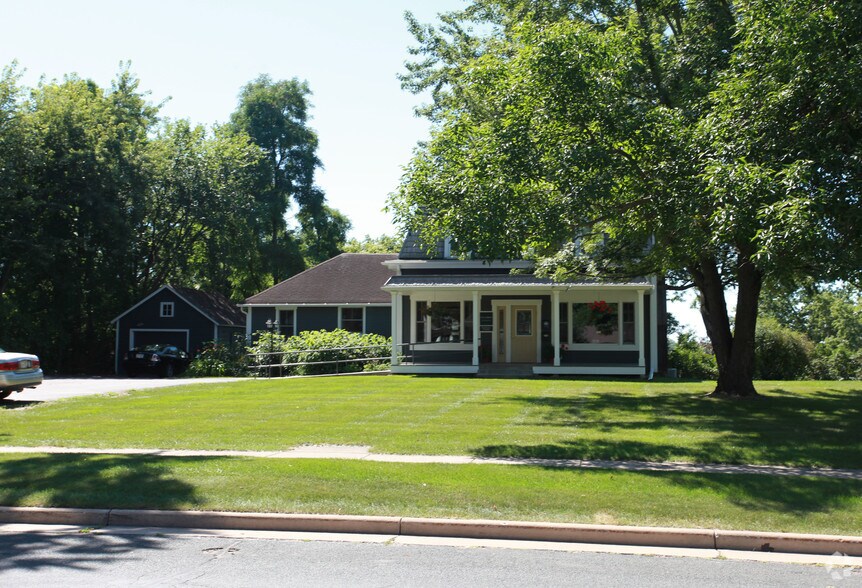 114 E 6th St, New Richmond, WI à vendre - Photo du bâtiment - Image 2 de 36