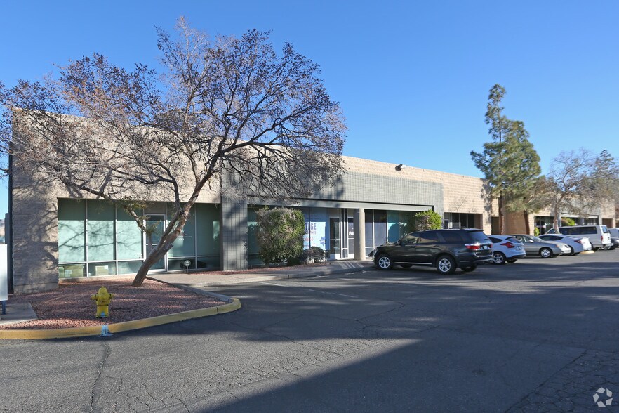 952 E Baseline Rd, Mesa, AZ à louer - Photo principale - Image 1 de 11