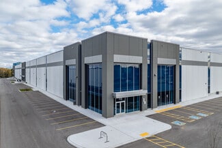 Plus de détails pour 112 E Beaver Creek Rd, Richmond Hill, ON - Industriel à louer