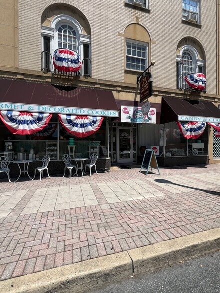 30 E Main St, Ephrata, PA for lease - Building Photo - Image 1 of 1