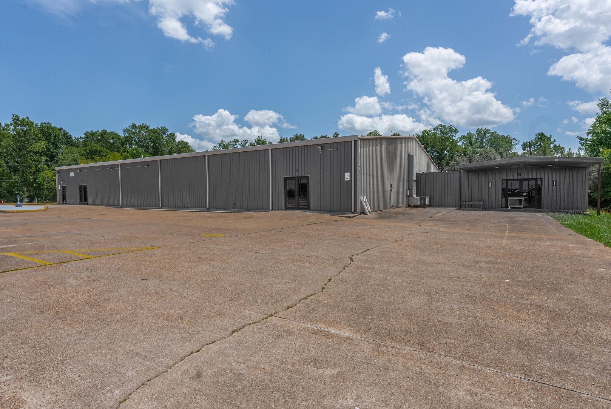 7521 Coliseum Blvd, Alexandria, LA for sale Primary Photo- Image 1 of 17