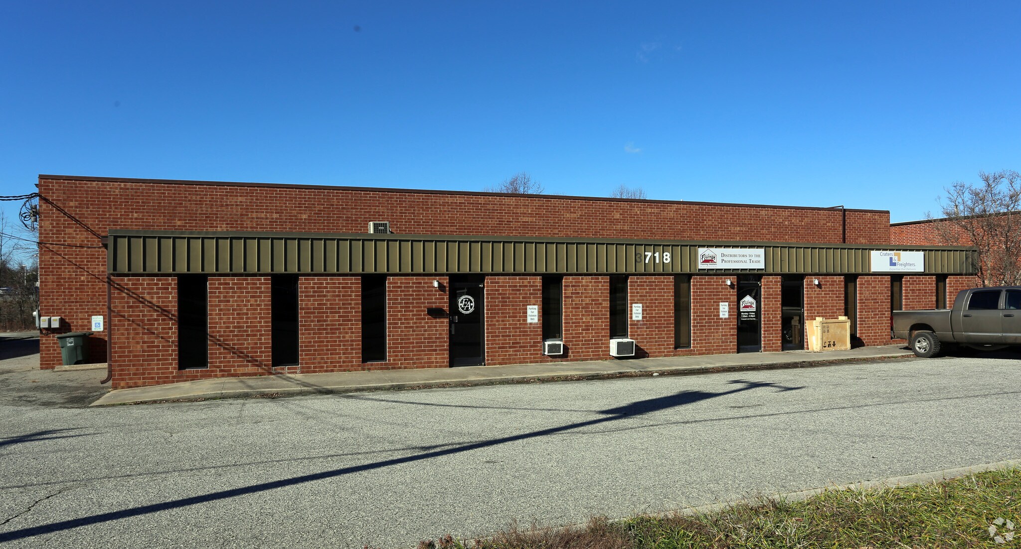 3716 Alliance Dr, Greensboro, NC à louer Photo du bâtiment- Image 1 de 11