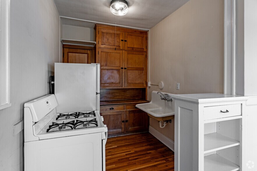 2545 Garfield Ave, Minneapolis, MN for lease - Interior Photo - Image 2 of 14