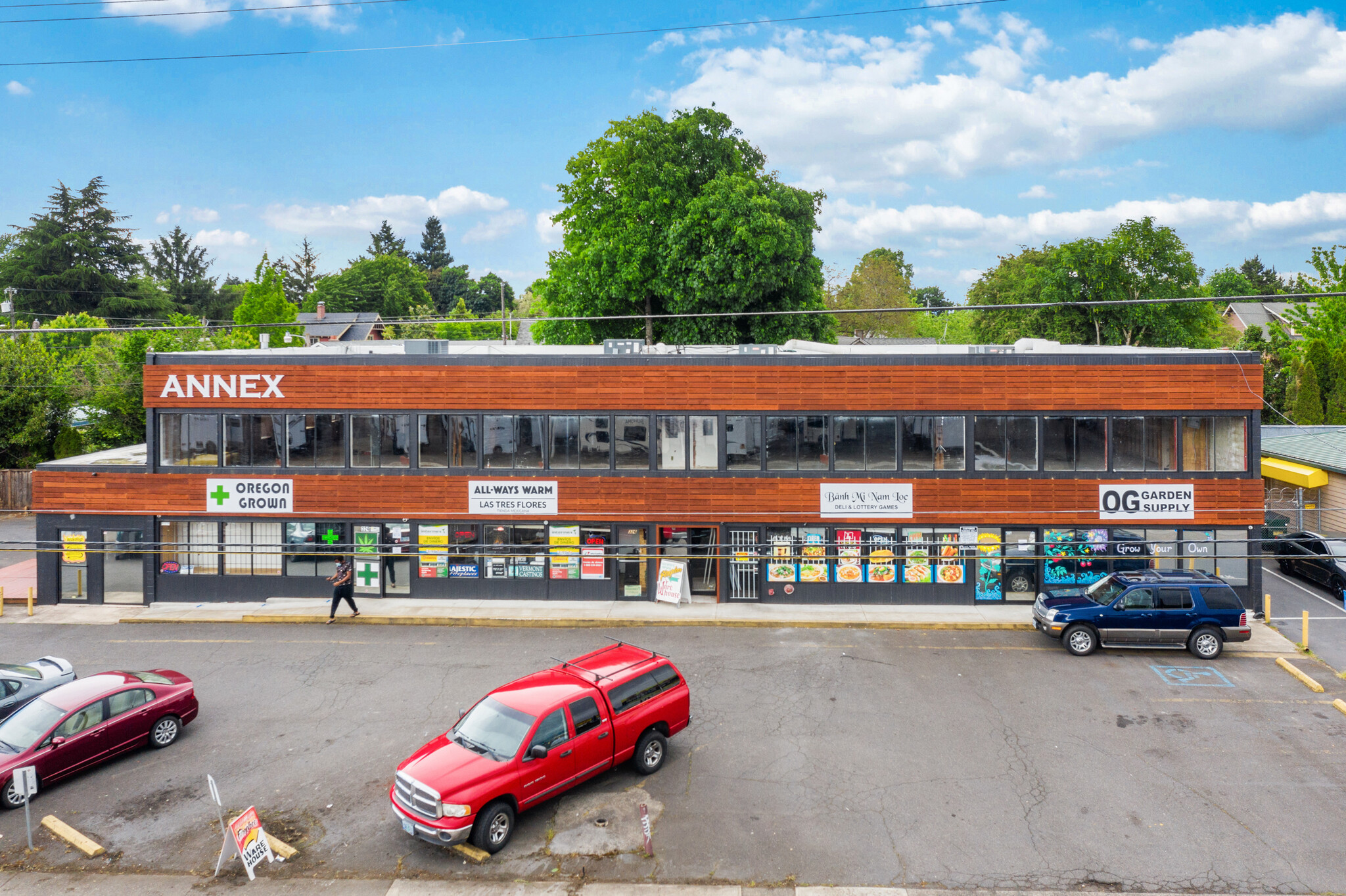 322-332 SE 82nd Ave, Portland, OR for lease Primary Photo- Image 1 of 14