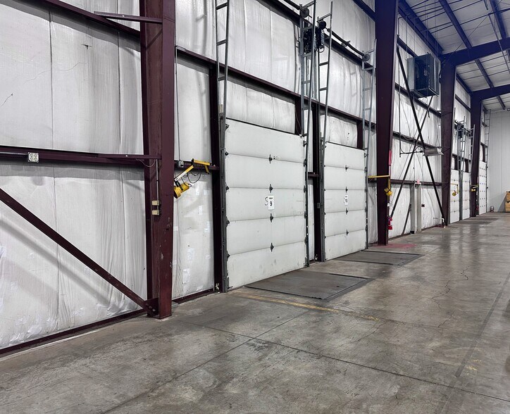 795 Landmark Dr, Belvidere, IL à vendre - Photo intérieure - Image 2 de 6