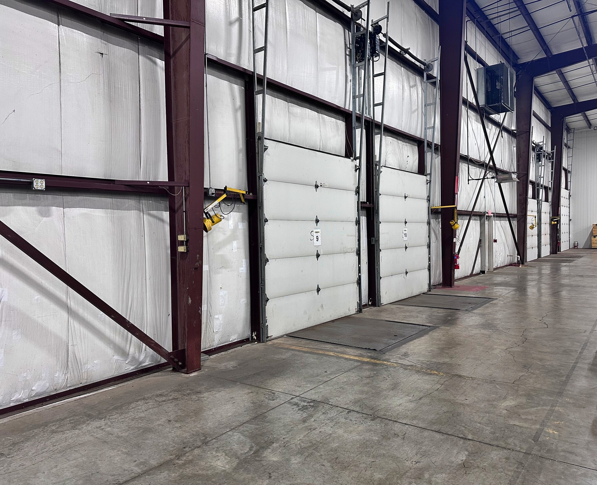 795 Landmark Dr, Belvidere, IL à vendre Photo intérieure- Image 1 de 2