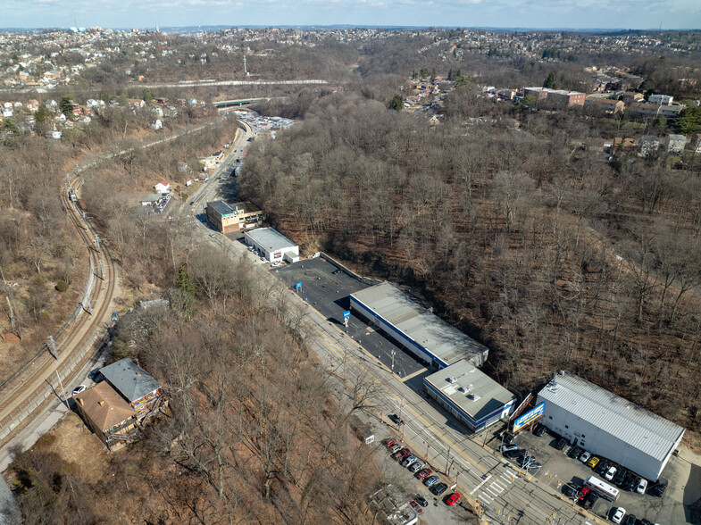 1561 W Liberty Ave, Pittsburgh, PA à louer - Photo du b timent - Image 3 de 22