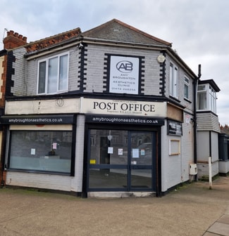 Plus de détails pour 2 Cross Coates Rd, Grimsby - Commerce de détail à vendre