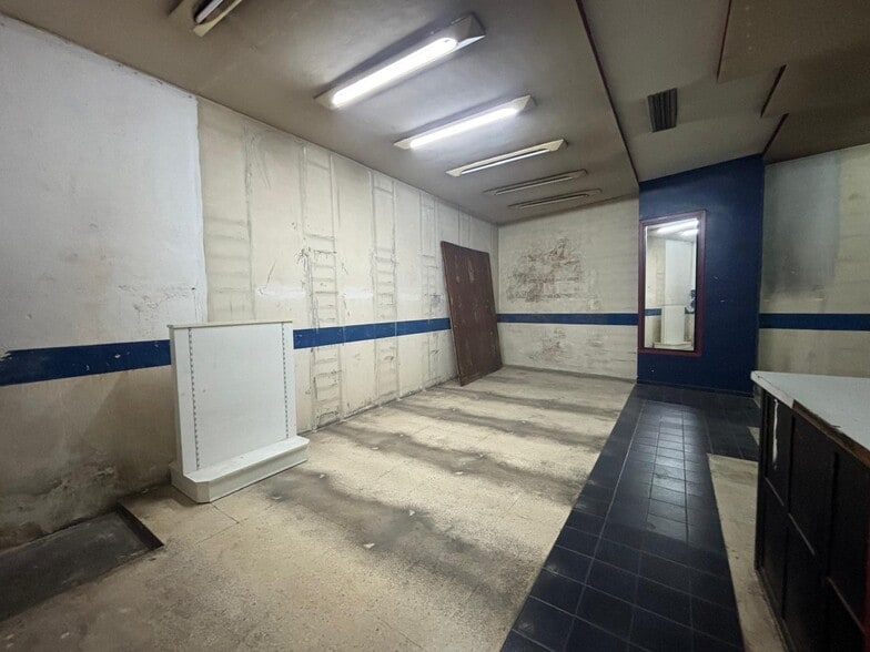 Retail in Córdoba for lease - Building Photo - Image 3 of 8