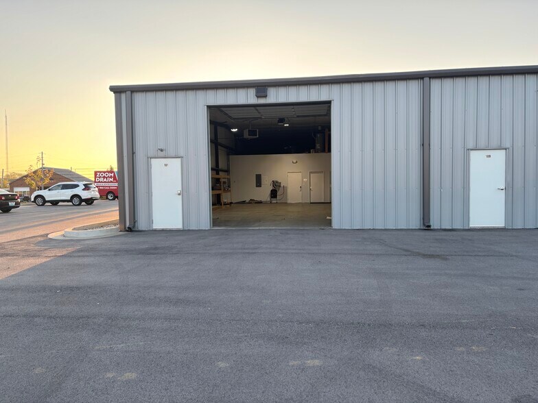 1201 S Main Street, Nicholasville, KY à louer - Photo du bâtiment - Image 3 de 12