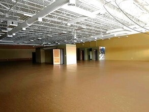 4600 Shelbyville Rd, Louisville, KY à louer Photo intérieure- Image 1 de 7