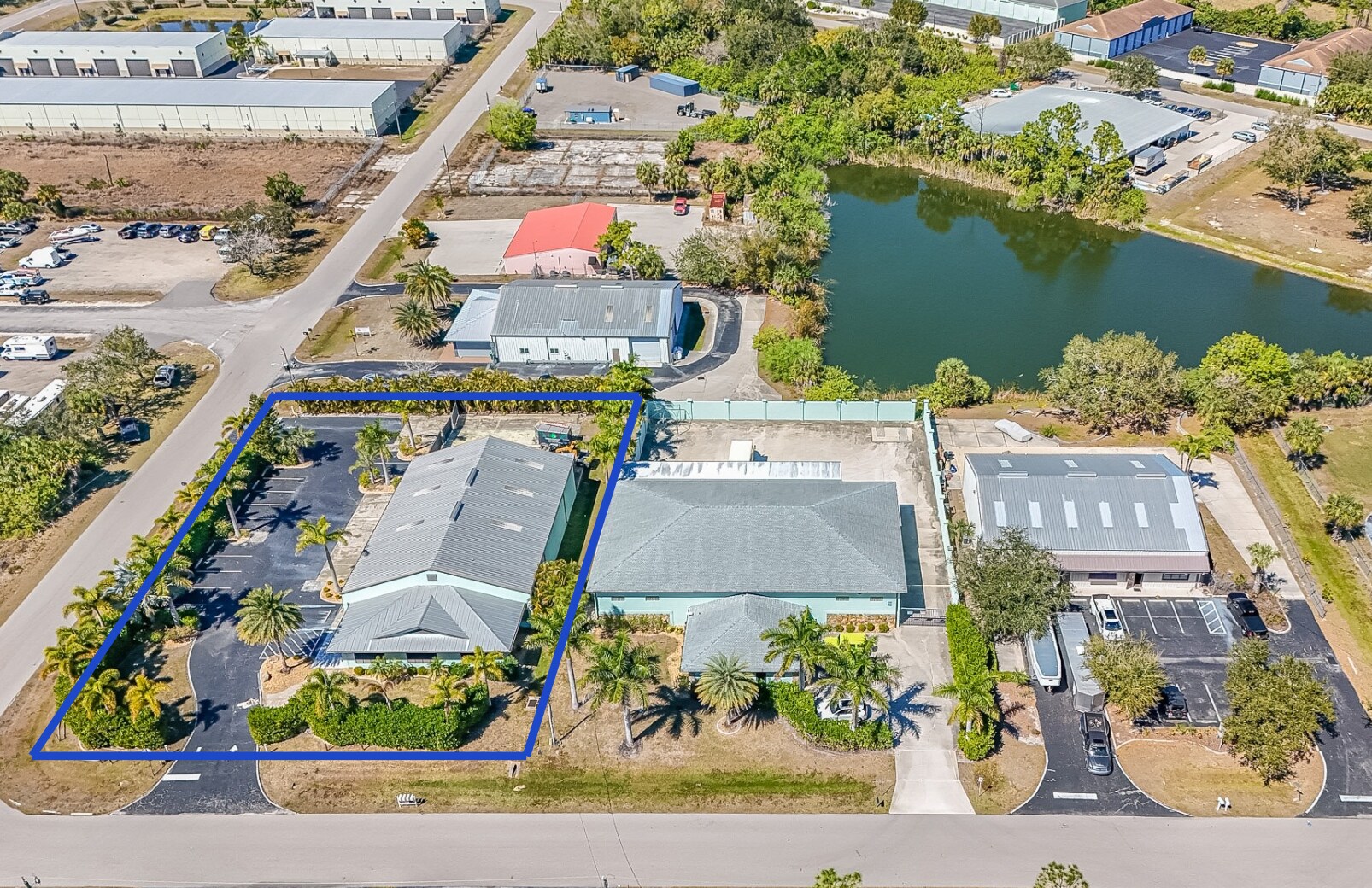 8270 Pascal Dr, Punta Gorda, FL à louer Photo du bâtiment- Image 1 de 18