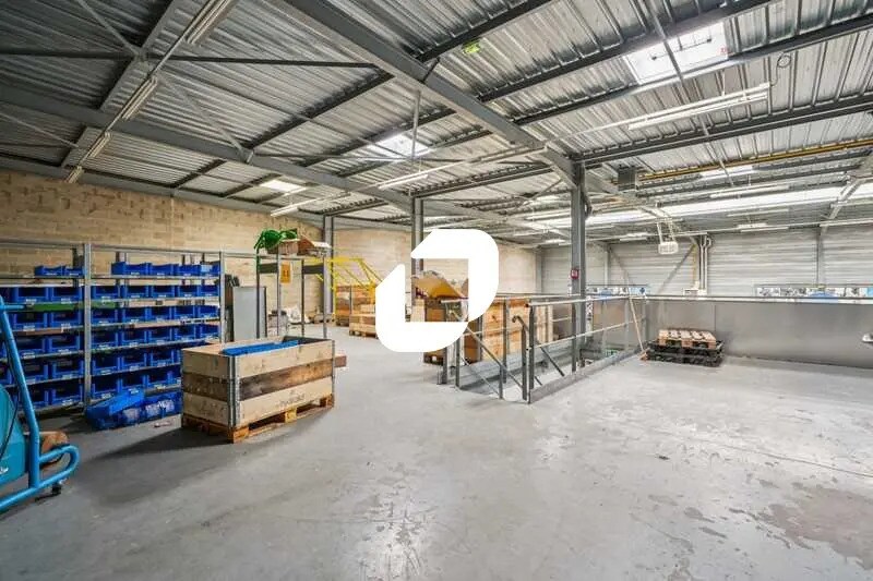 Bureau dans Chilly-Mazarin à louer - Photo du bâtiment - Image 3 de 11