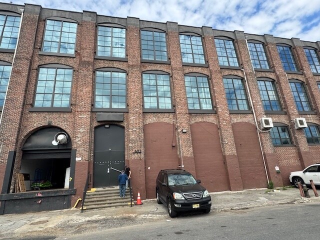 610-628 Smith St, Brooklyn, NY à louer - Photo du bâtiment - Image 2 de 8